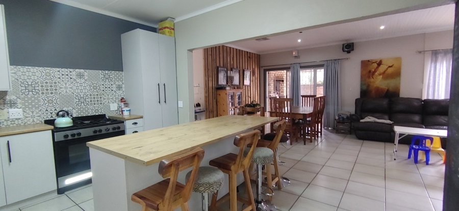 4 Bedroom Property for Sale in Hillcrest Northern Cape